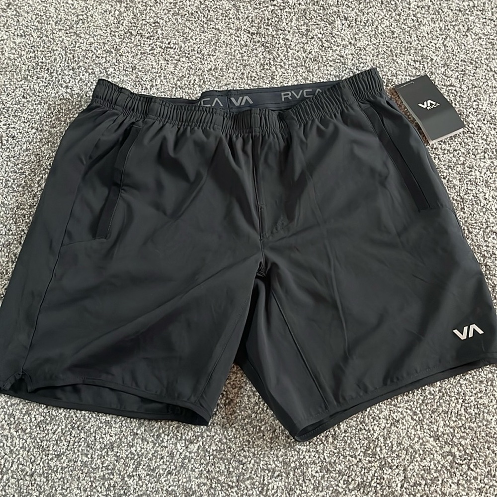 RVCA Men’s Medium Yogger Stretch Shorts, Black, NWT